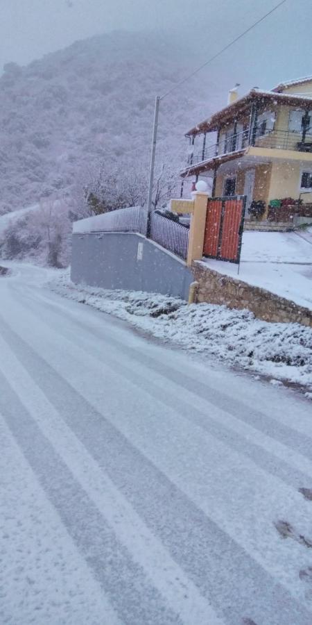 Villa Polytimi House Kalavryta Exterior foto